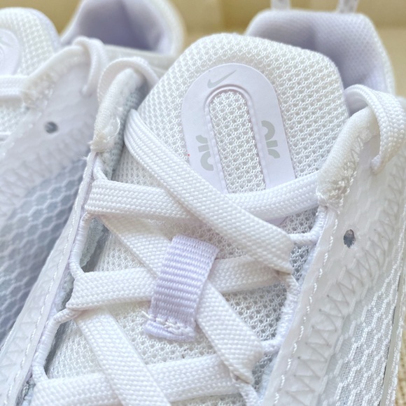 Nike Air Max 2090 Triple White Wolf Grey Toddler - Picture 5 of 6